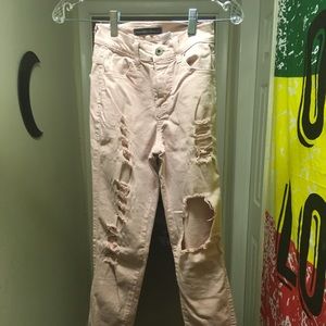 Hi-Waist Distressed Jeans